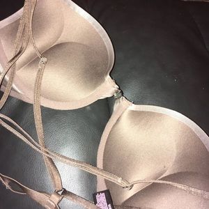 34B Victoria Secret Bombshell bra